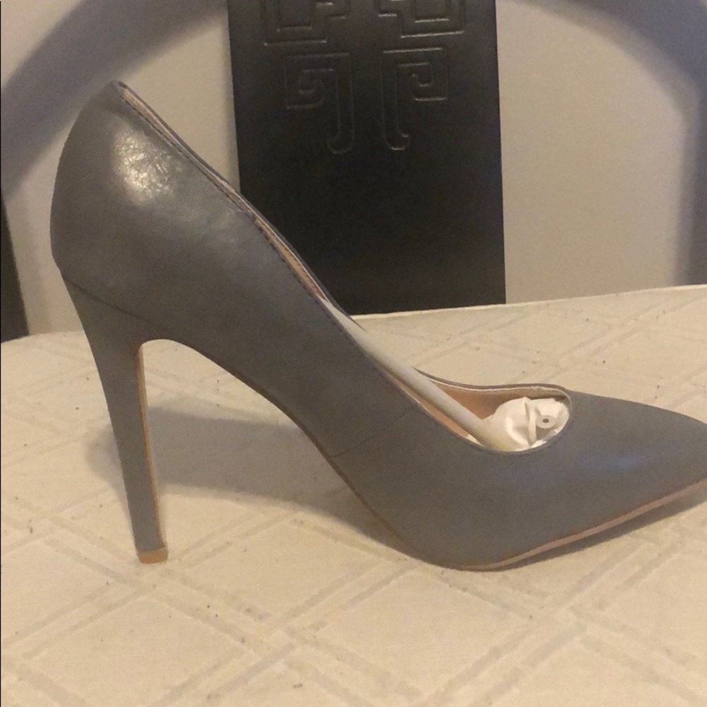 Medium grey 3 1/2 in heels